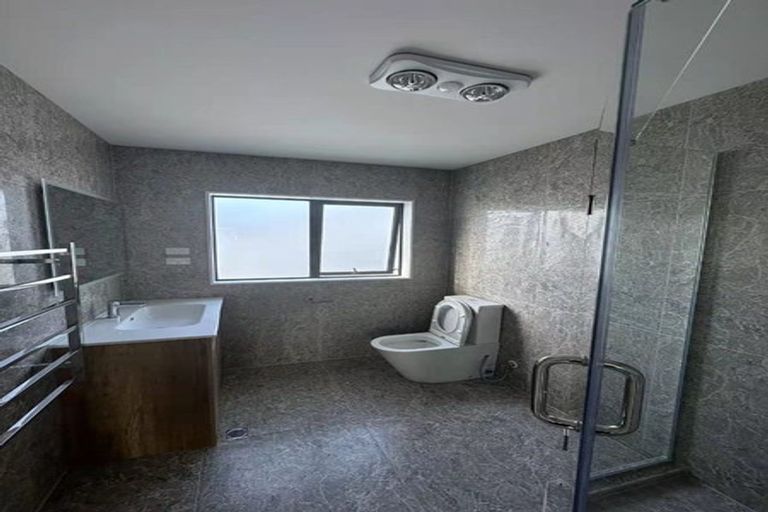 Photo of property in 1 Dotterel Place, Westgate, Auckland, 0614