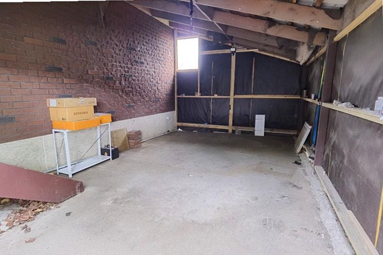 Photo of property in 16 Redoubt Road, Goodwood Heights, Auckland, 2105