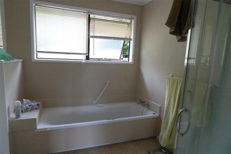 Photo of property in 6 Mistletoe Place, Browns Bay, Auckland, 0630