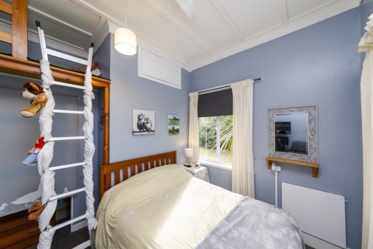 Photo of property in 16 Lyon Street, Marton, 4710