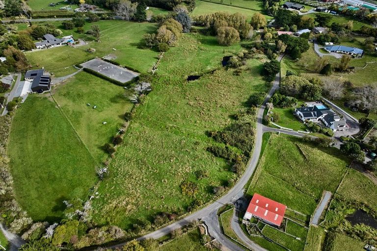 Photo of property in 138 Paekakariki Hill Road, Pauatahanui, Porirua, 5381