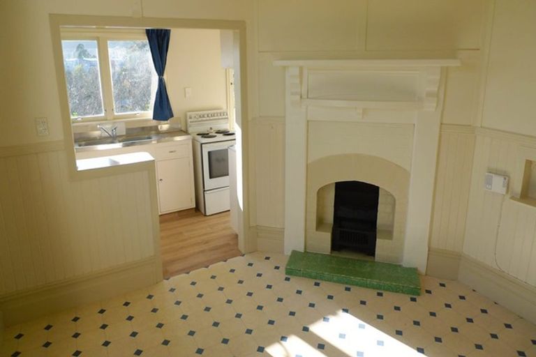 Photo of property in 25 Wellington Street, Nelson South, Nelson, 7010