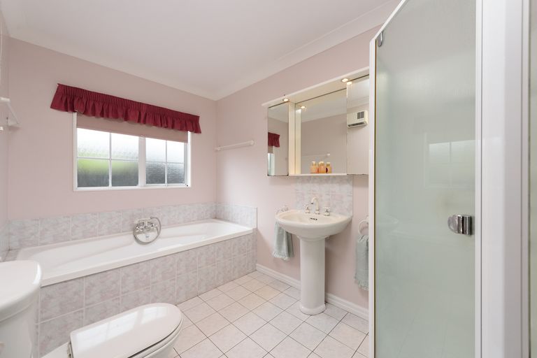 Photo of property in 123 Beaumaris Boulevard, Bethlehem, Tauranga, 3110