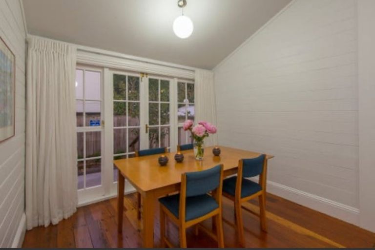 Photo of property in 3 Aorangi Terrace, Thorndon, Wellington, 6011