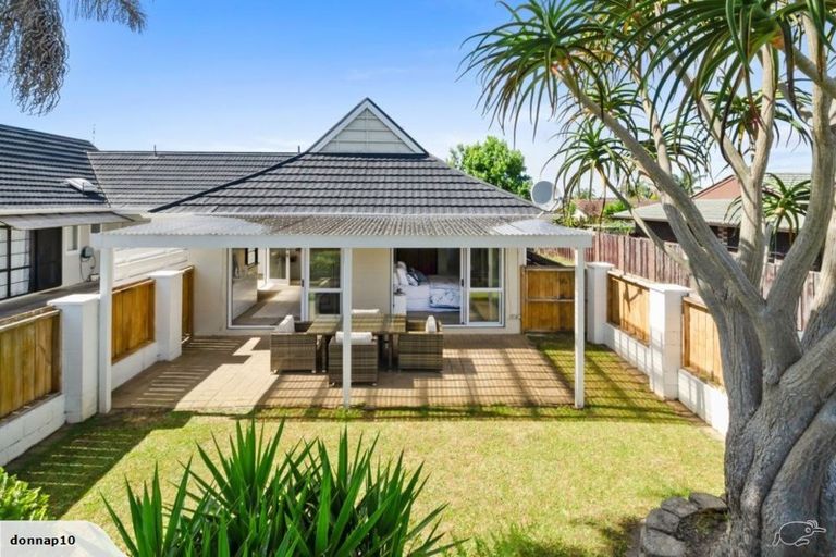 Photo of property in 2/10 Park Estate Road, Rosehill, Papakura, 2113