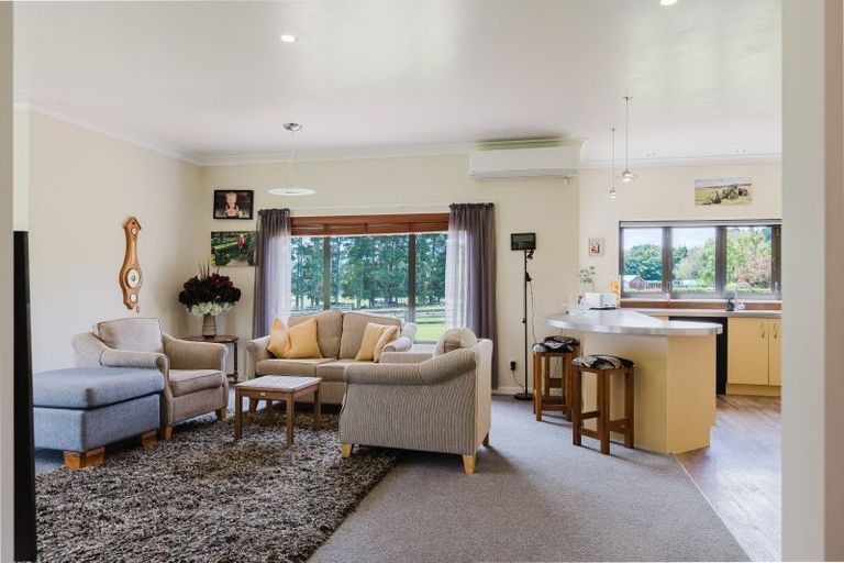 Photo of property in 52 Riccarton Road, Pahiatua, 4910