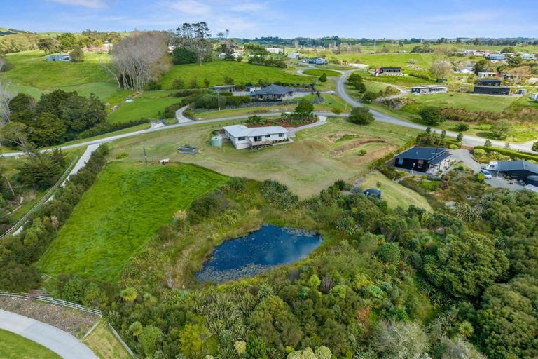 Photo of property in 11 Lupis Way, Kaiwaka, 0573