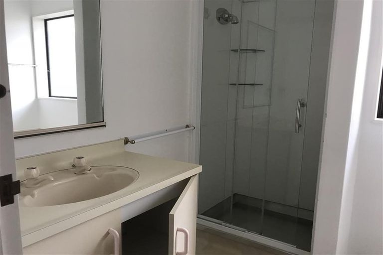 Photo of property in 2/10 Lee Road, Taradale, Napier, 4112