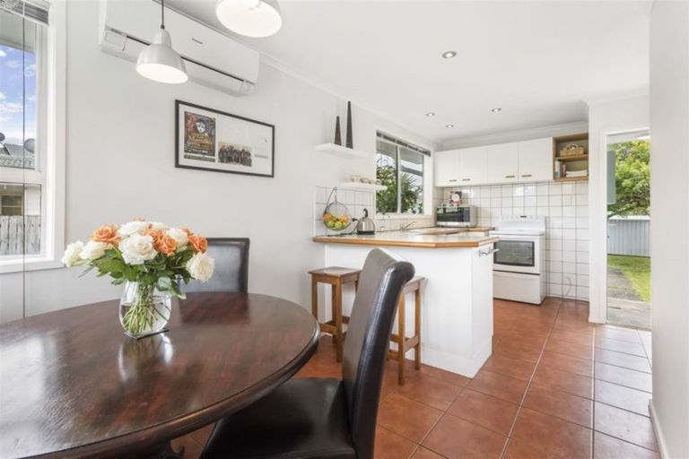Photo of property in 22 Tabitha Crescent, Henderson, Auckland, 0612