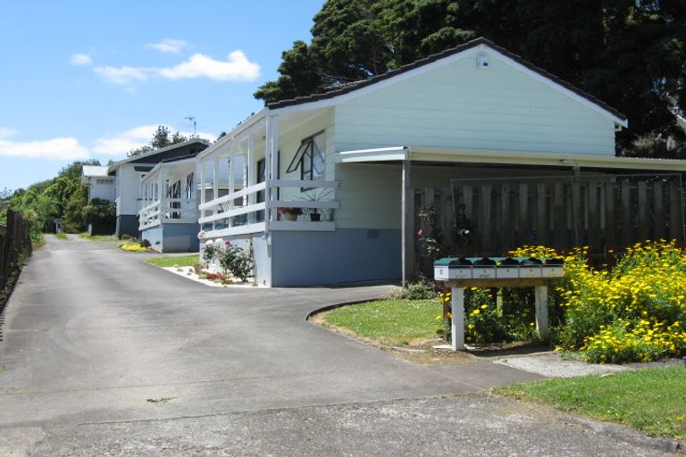 Photo of property in 2/12 Carlton Road, Pukekohe, 2120