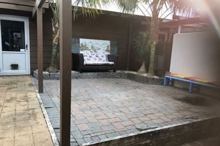 Photo of property in 16 Kirikiri Lane, East Tamaki, Auckland, 2013