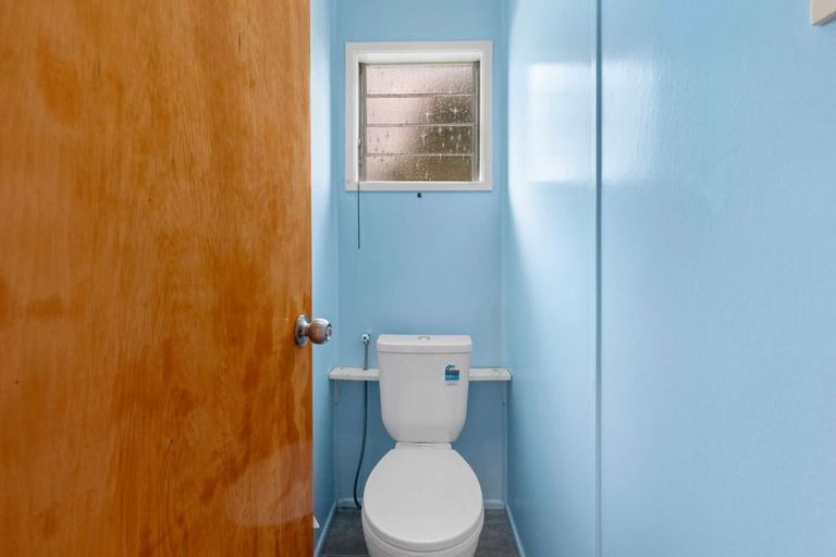 Photo of property in 23 Fernleigh Avenue, Waiuku, 2123