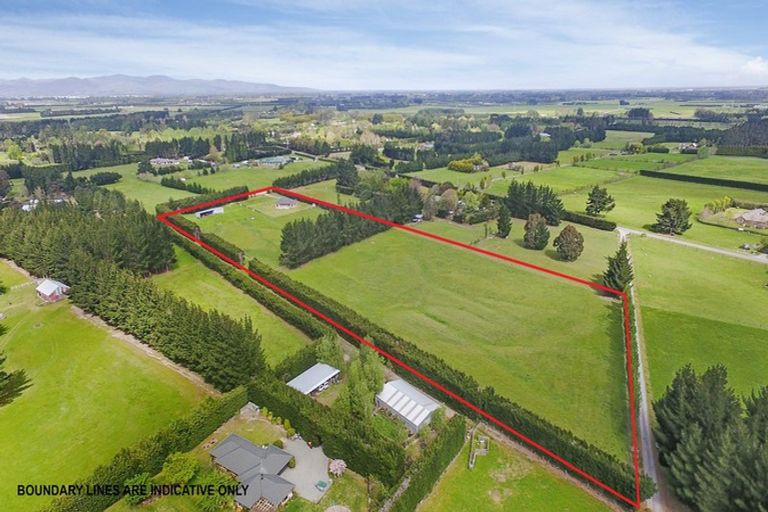 Photo of property in 17 Scarlet Oak Drive, West Melton, Christchurch, 7671
