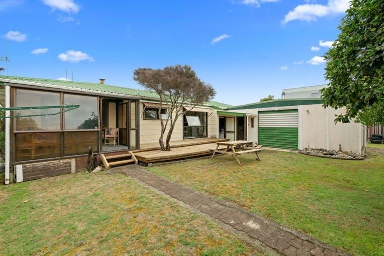 Photo of property in 33 Dickson Road, Papamoa Beach, Papamoa, 3118