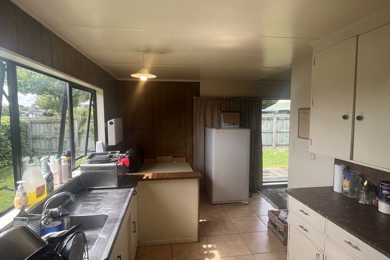 Photo of property in 2/494 Ferguson Street, Palmerston North, 4410