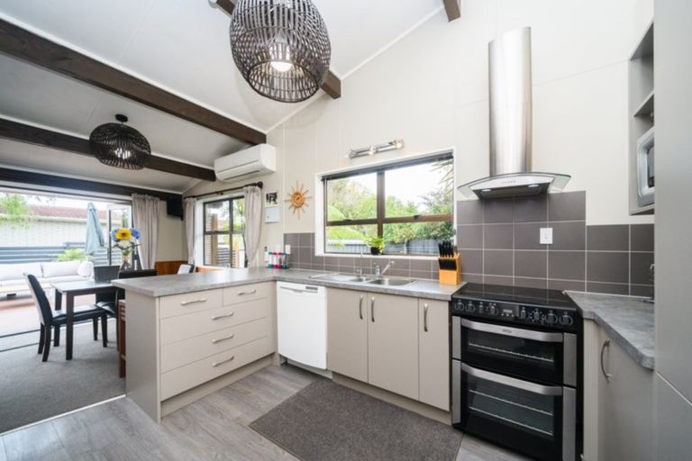 Photo of property in 1 Meads Place, Bulls, 4818