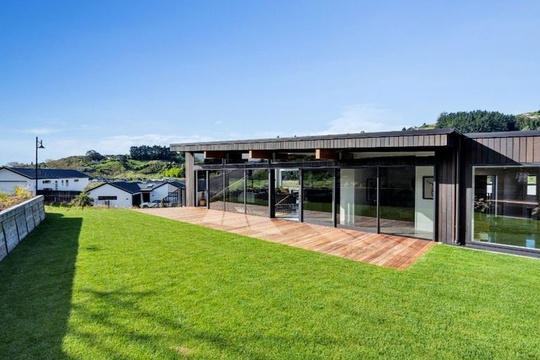 Photo of property in 13 Round Hill Rise, Cracroft, Christchurch, 8022