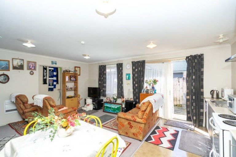 Photo of property in 2a Burrows Place, Frankton, Hamilton, 3204