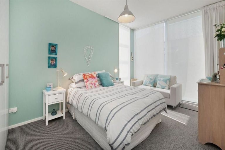 Photo of property in 33 Stoke Street, Sumner, Christchurch, 8081