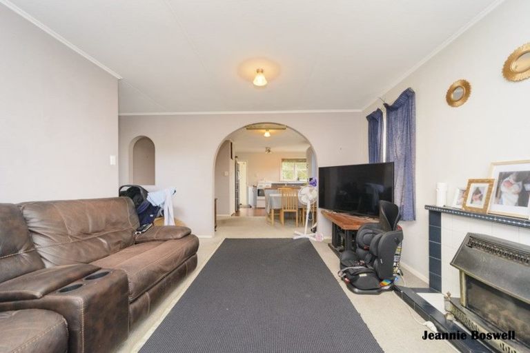 Photo of property in 11 Leslie Avenue, Cloverlea, Palmerston North, 4412