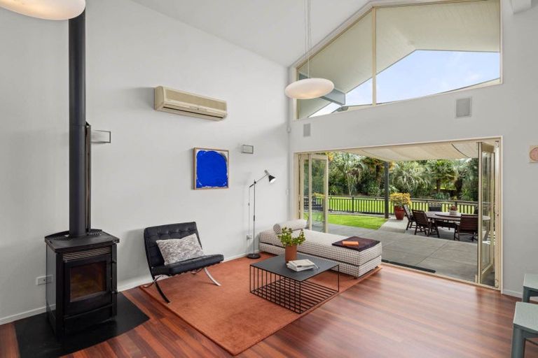 Photo of property in 17 Riddell Road, Kerikeri, 0230