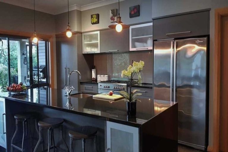 Photo of property in 1 Avenue Road, Greenmeadows, Napier, 4112