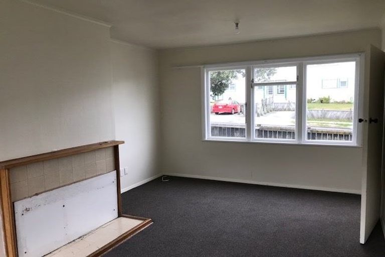 Photo of property in 27-33 Cheshire Street, Cannons Creek, Porirua, 5024