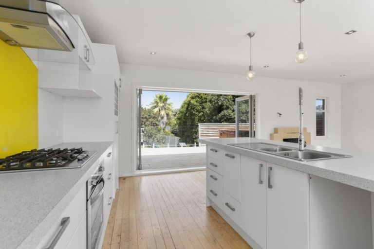 Photo of property in 585 Whangaparaoa Road, Stanmore Bay, Whangaparaoa, 0932
