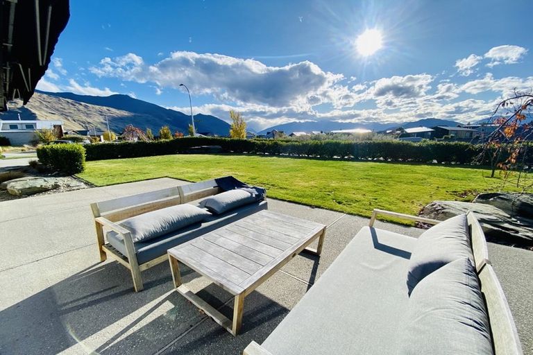 Photo of property in 32 Niger Street, Wanaka, 9305