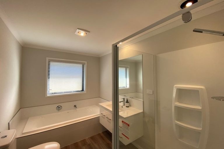 Photo of property in 40 Hills View Drive, Papamoa, 3118