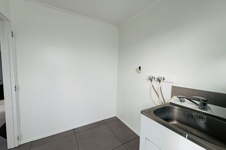 Photo of property in 43 Acacia Street, Kelvin Grove, Palmerston North, 4414