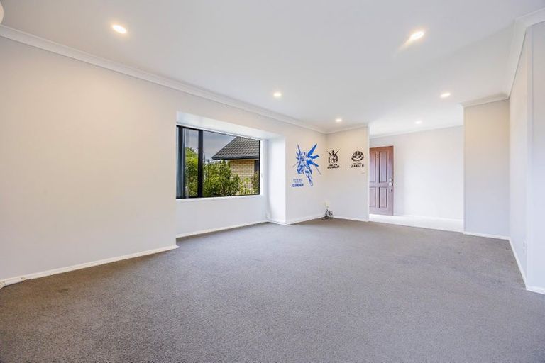 Photo of property in 56 Lothian Brae, Wattle Downs, Auckland, 2103