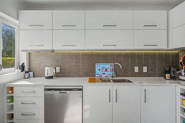 Photo of property in 127 Milne Drive, Paraparaumu, 5032