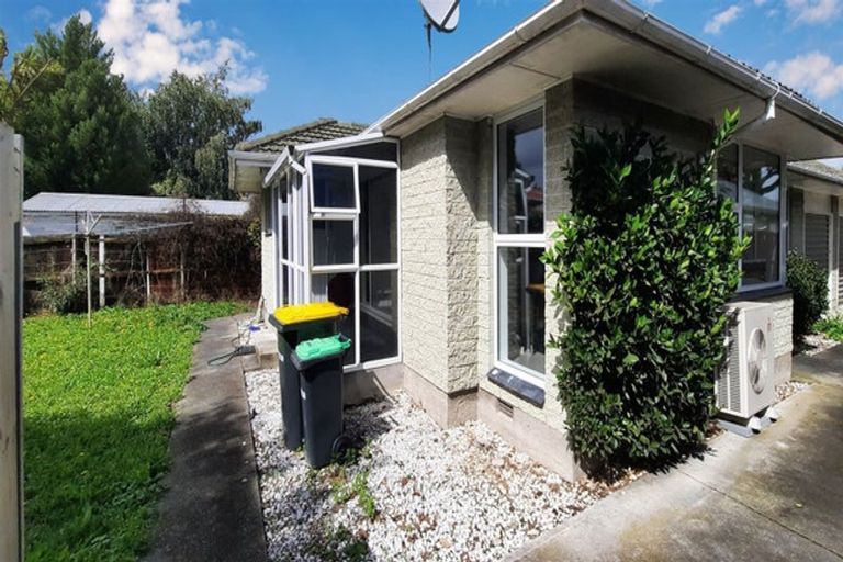 Photo of property in 1/12 Ashfield Place, Ilam, Christchurch, 8041