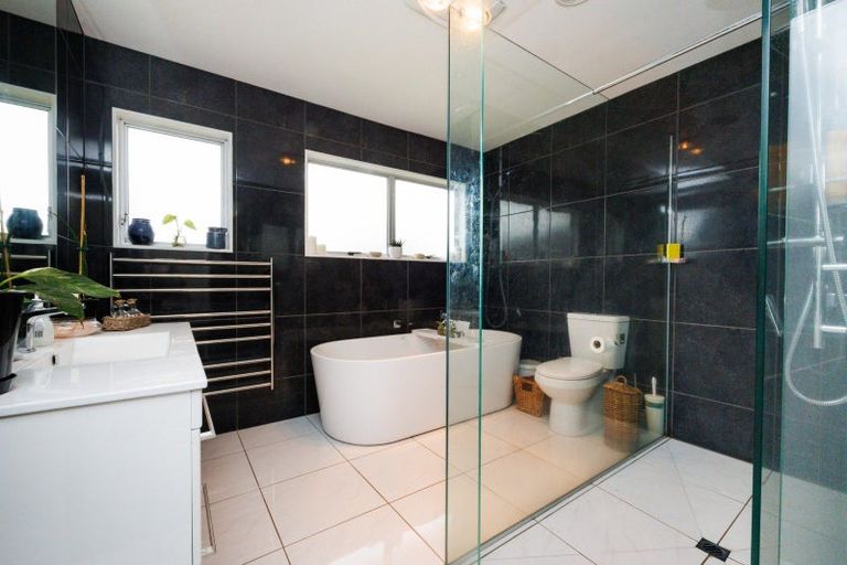 Photo of property in 127 Apollo Parade, Milson, Palmerston North, 4414
