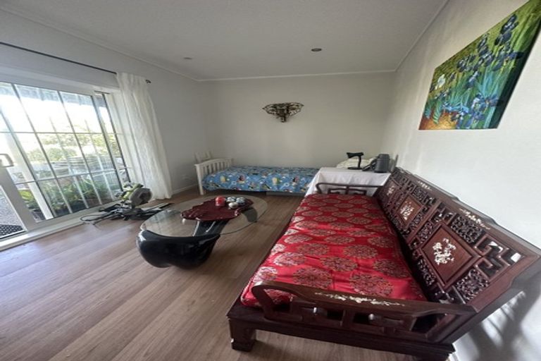 Photo of property in 39 Macnay Way, Murrays Bay, Auckland, 0630