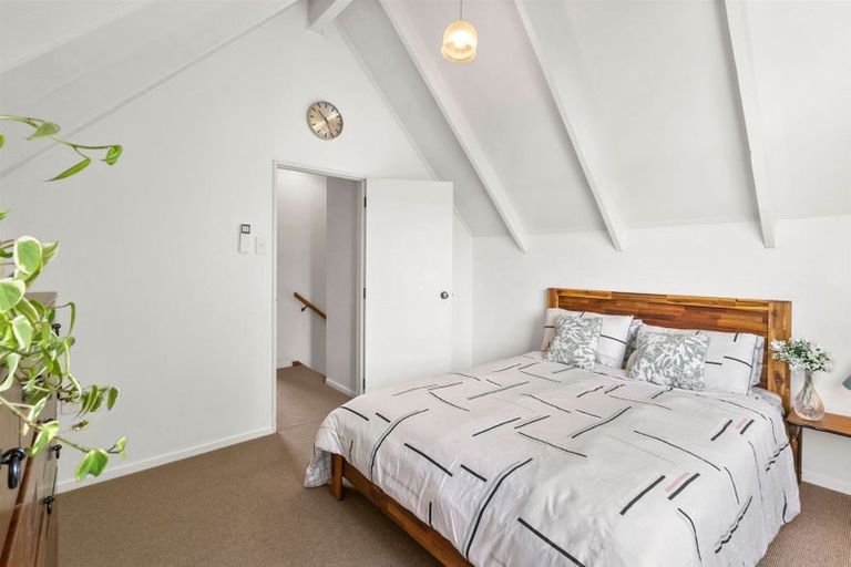 Photo of property in 11 Te Ngaere Place, Merrilands, New Plymouth, 4312