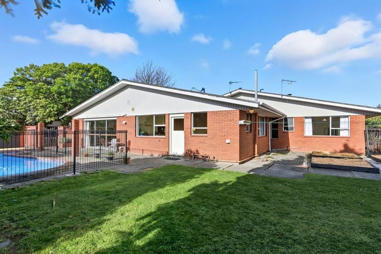 Photo of property in 5c Gilmore Place, Burnside, Christchurch, 8053
