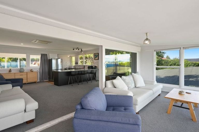 Photo of property in 43 Wakeman Road, Acacia Bay, Taupo, 3330