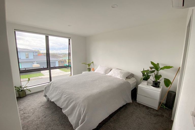 Photo of property in 2/103 Flanshaw Road, Te Atatu South, Auckland, 0610