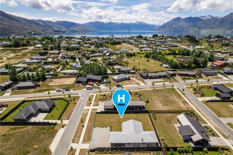 Photo of property in 18 Sentinel Drive, Lake Hawea, Wanaka, 9382