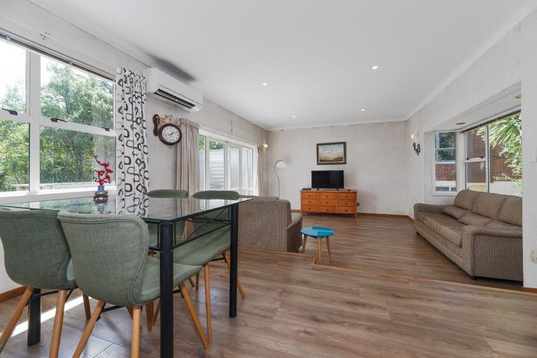 Photo of property in 23 Sherwood Avenue, Te Atatu South, Auckland, 0610