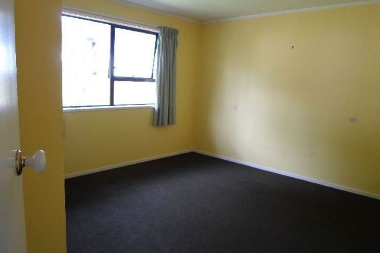Photo of property in 24 Beaudine Avenue, Glenfield, Auckland, 0629
