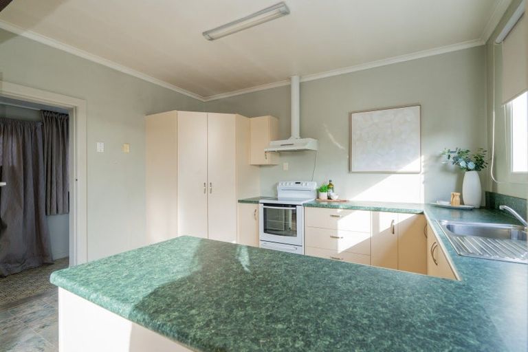 Photo of property in 11 Essex Street, Winton, 9720