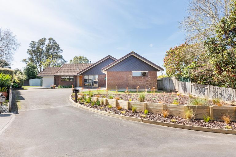 Photo of property in 15 Ashburn Lane, Awapuni, Palmerston North, 4412