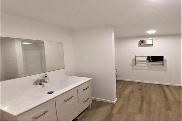 Photo of property in 2/45 Cessna Crescent, Mangere, Auckland, 2022