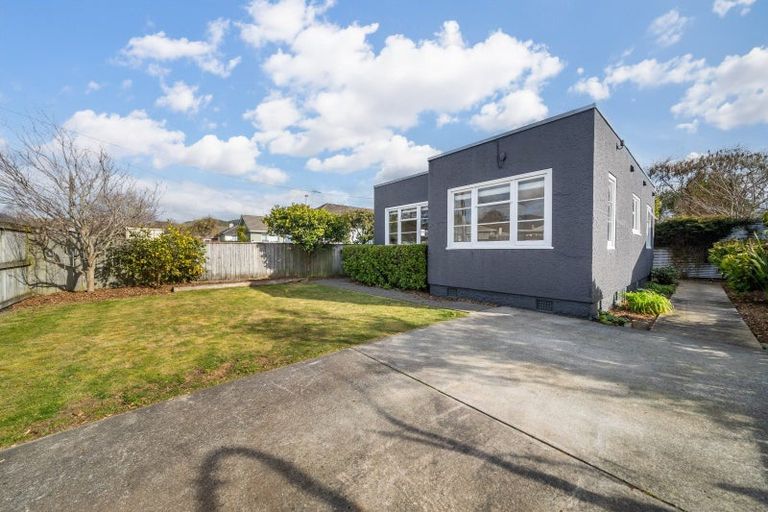 Photo of property in 35 Royal Street, Upper Hutt Central, Upper Hutt, 5018