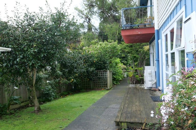 Photo of property in 82 Severn Street, Island Bay, Wellington, 6023