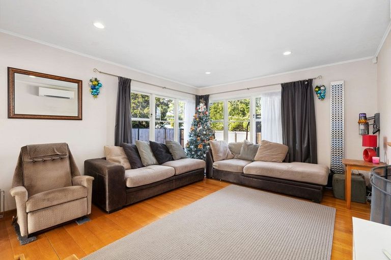 Photo of property in 7 Cornwall Street, Te Atatu South, Auckland, 0610