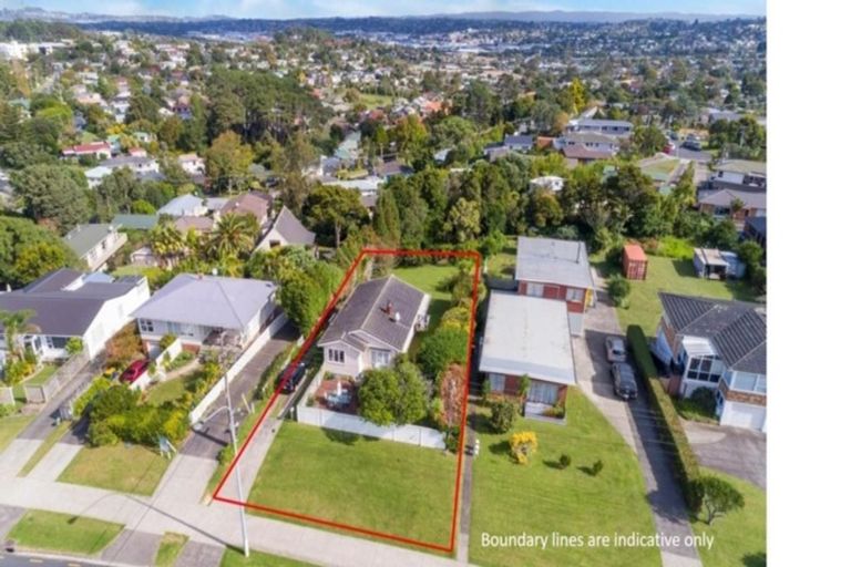 Photo of property in 298 East Coast Road, Forrest Hill, Auckland, 0620